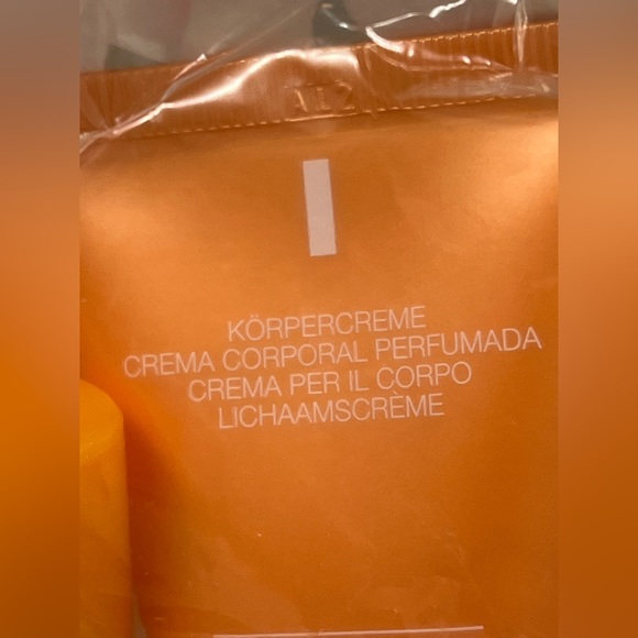 Clinique 6 piece Makeup Set with Clinique Happy - Picture 10 of 11